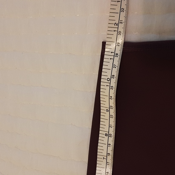 Lululemon stretch legging size 4.  Never worn. - Picture 7 of 10